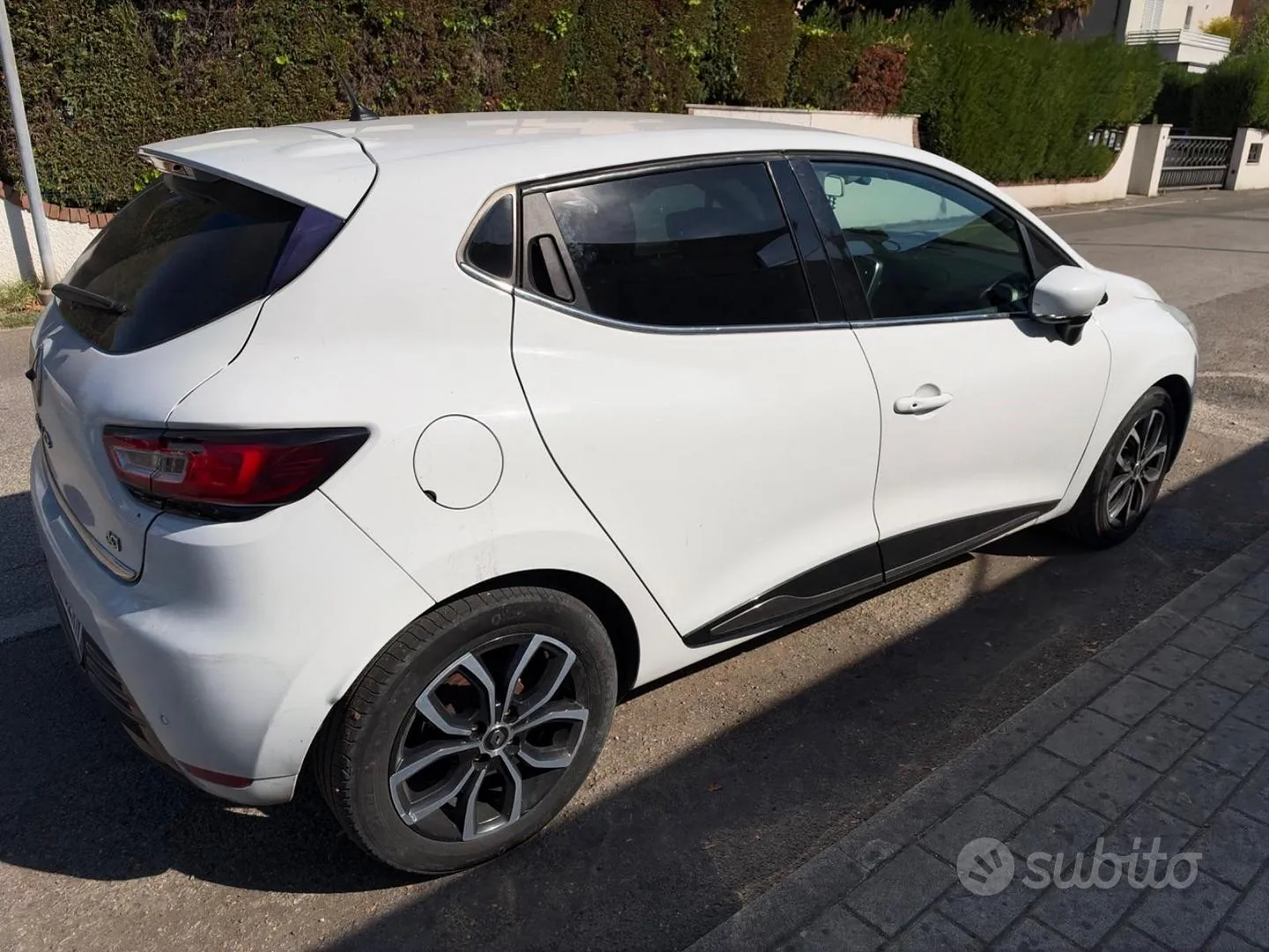 Renault Clio 2016 photo 2