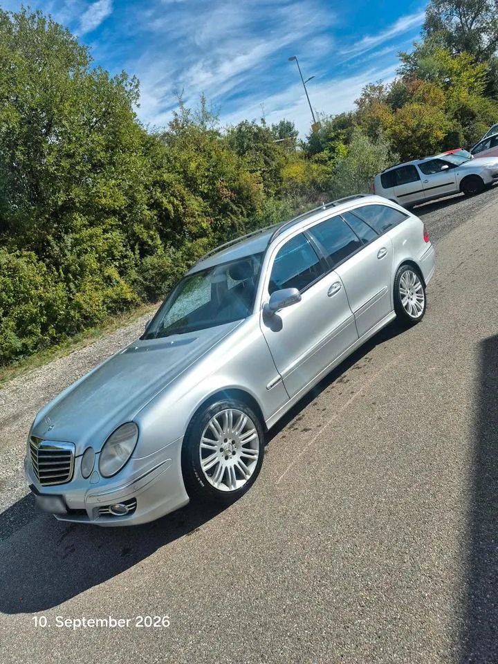Mercedes-Benz W211