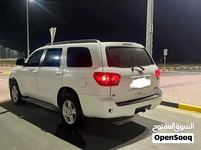 Toyota Sequoia 2015 photo 2