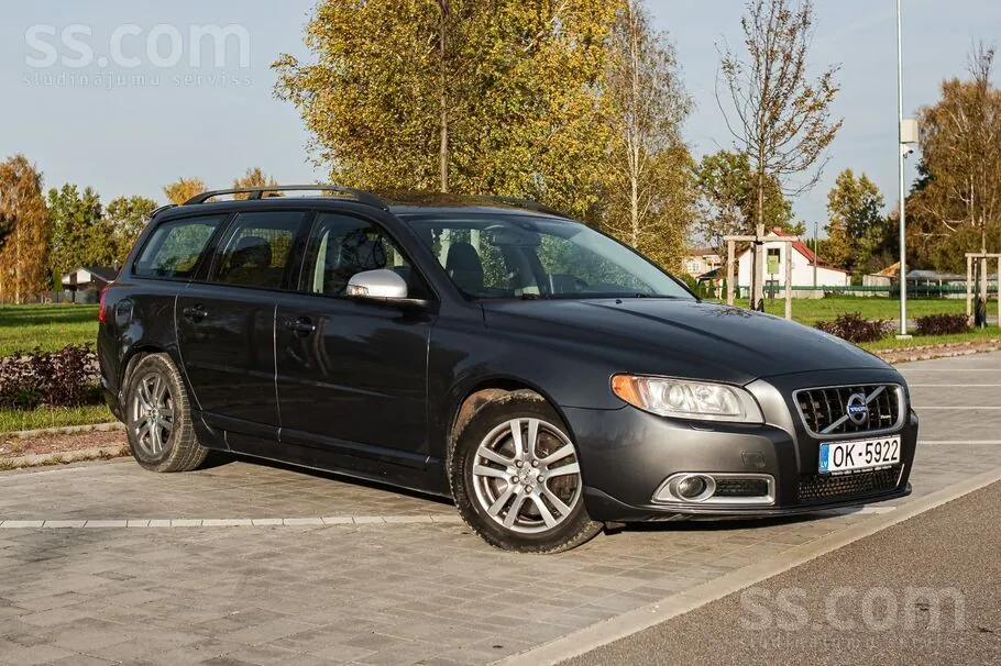 Volvo V70 2010 photo 3