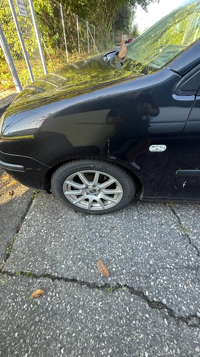 Volkswagen Polo 2003 photo 2