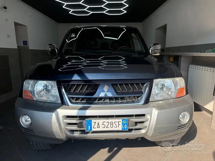 Mitsubishi Pajero 2004 photo 2