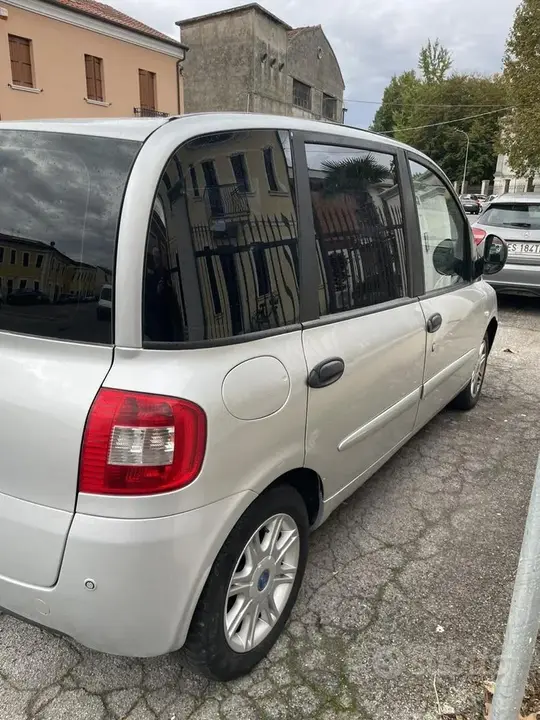 Fiat Multipla 2010 photo 2
