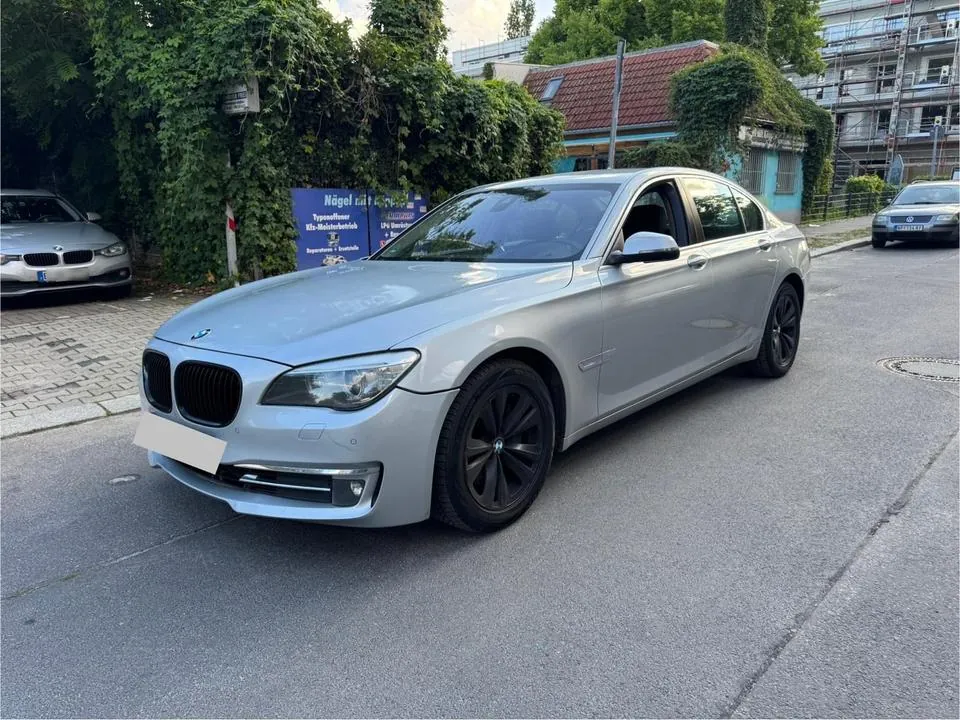 BMW 730