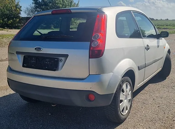 Ford Fiesta 2007 photo 4