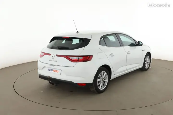 Renault Megane 2019 photo 3