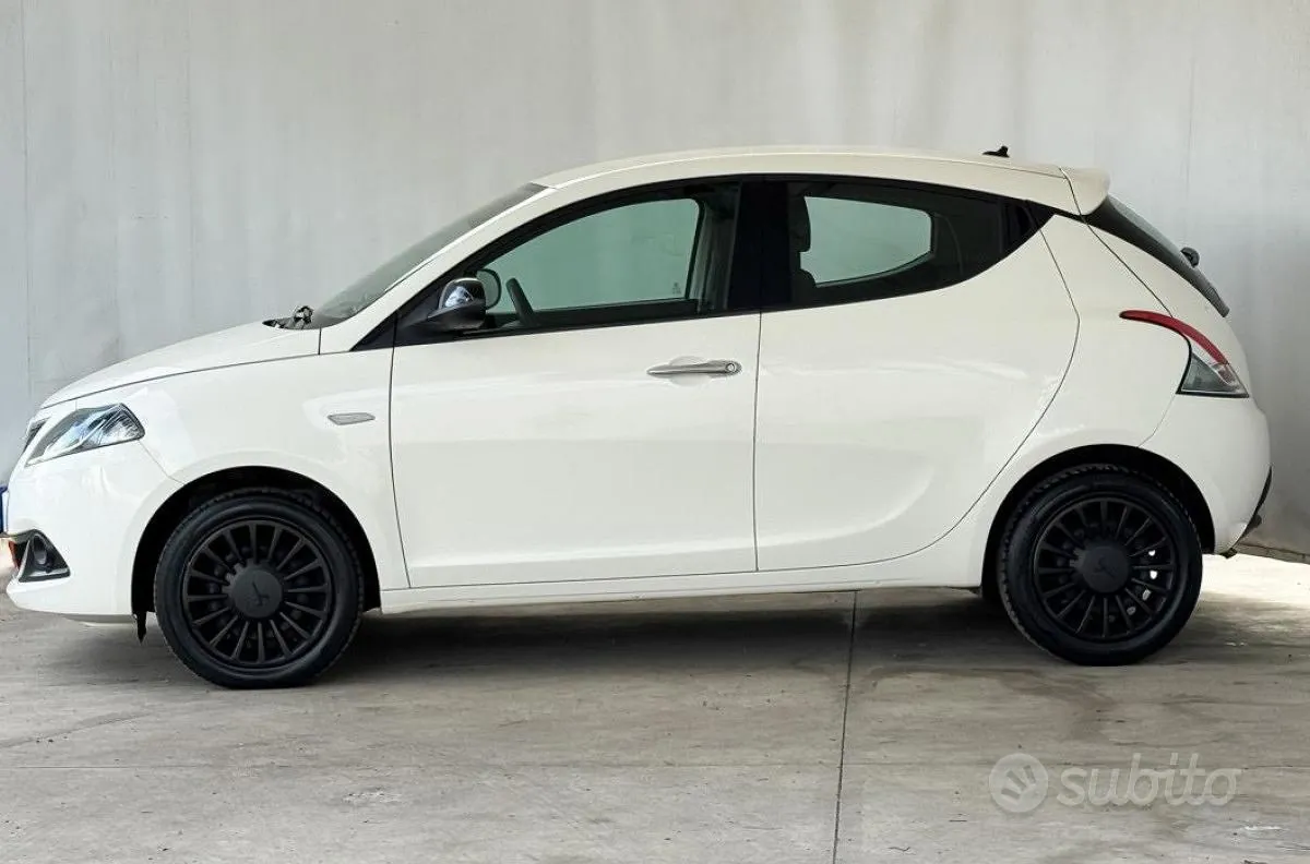 Lancia Ypsilon 2022 photo 3