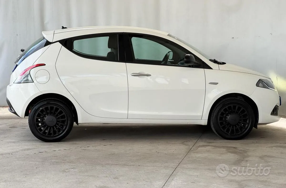 Lancia Ypsilon 2022 photo 5