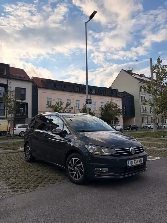 Volkswagen Touran 2017 photo 3