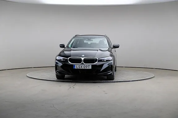BMW 330E 2023 photo 3