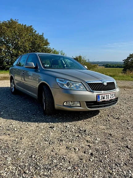 Skoda Octavia 2012 photo 4