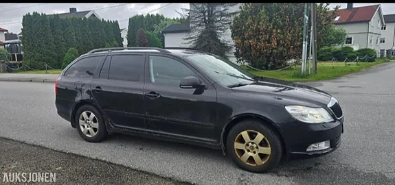 Skoda Octavia 2010 photo 4