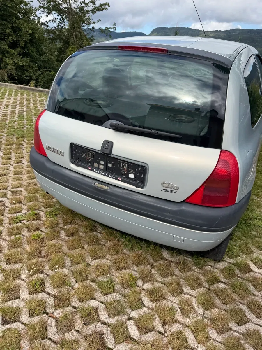 Renault Clio 2001 photo 3