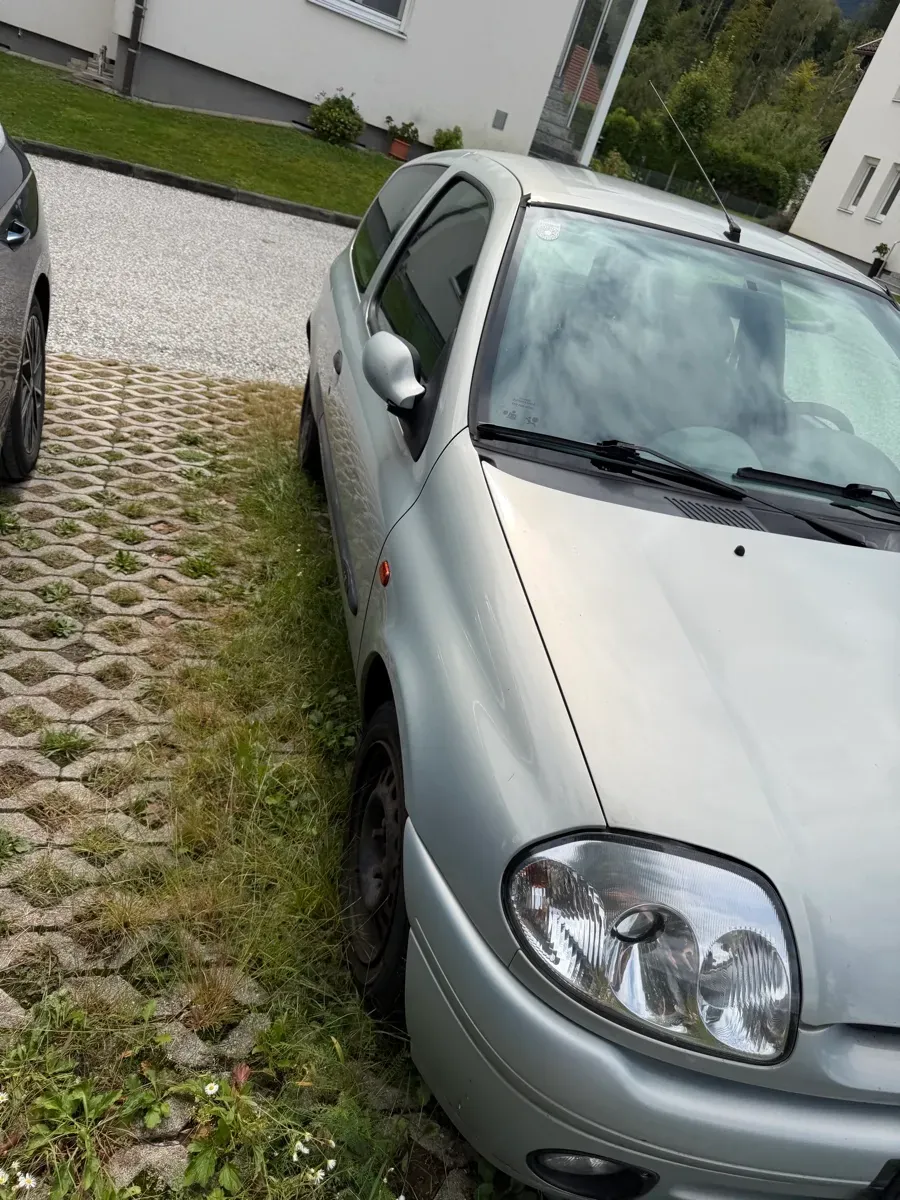 Renault Clio 2001 photo 2