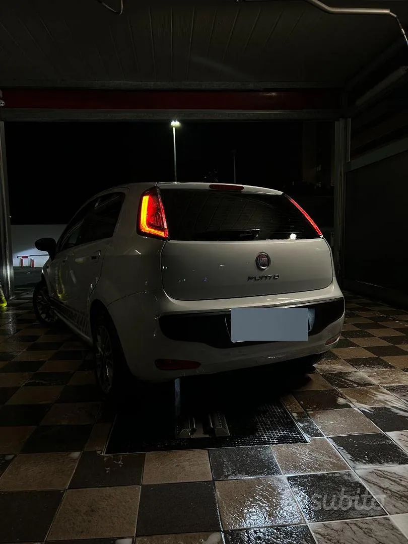 Fiat Punto Evo 2012 photo 2