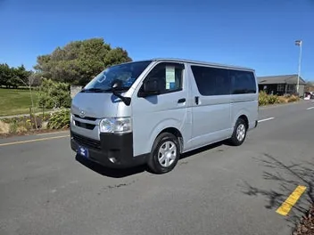 Toyota Hiace 2020 photo 4