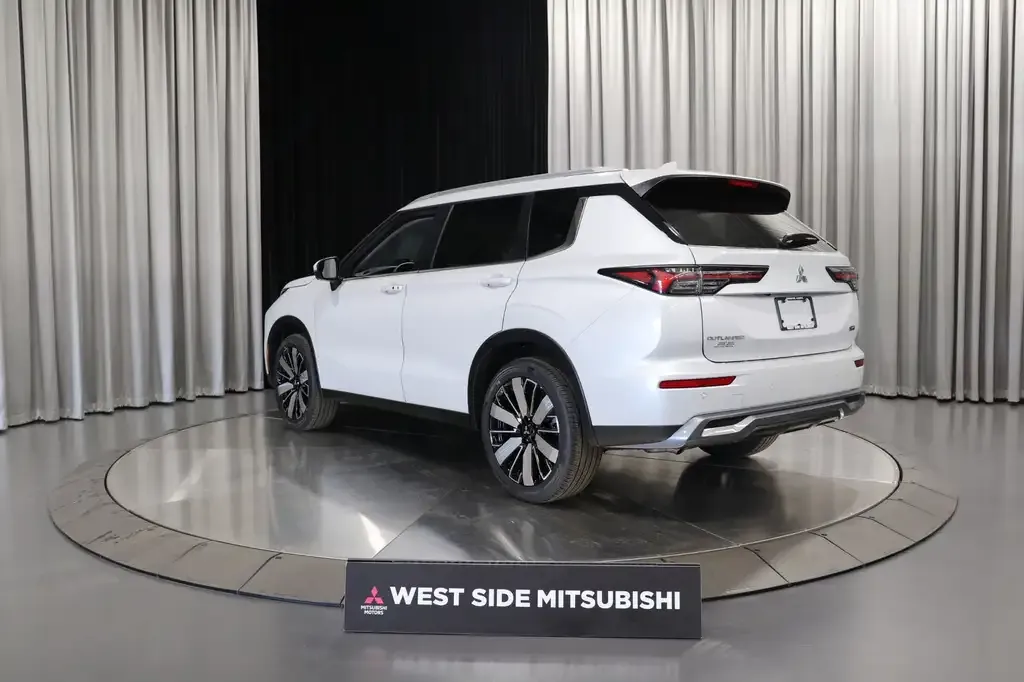 Mitsubishi Outlander 2026 photo 4