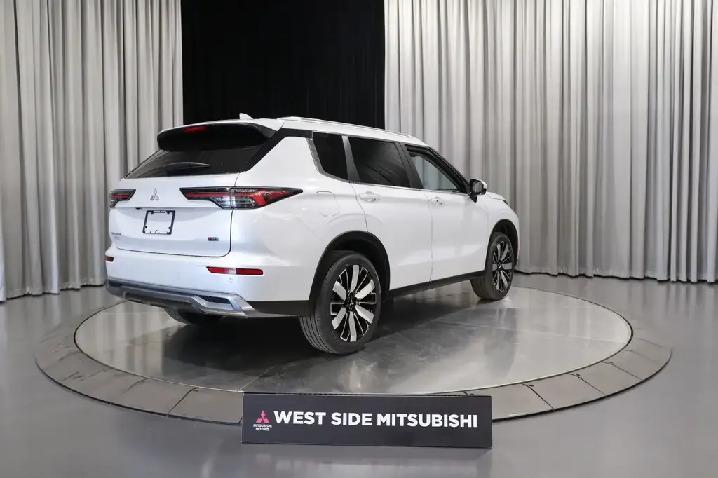 Mitsubishi Outlander 2026 photo 5