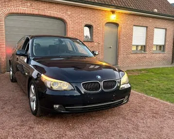 BMW 523I