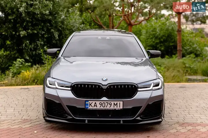 BMW 5 Series 2017 photo 2
