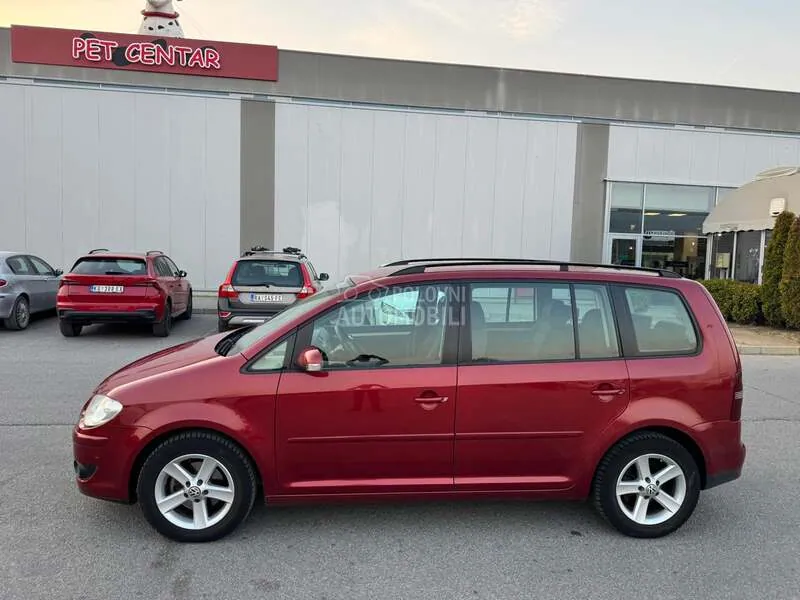 Volkswagen Touran 2008 photo 2