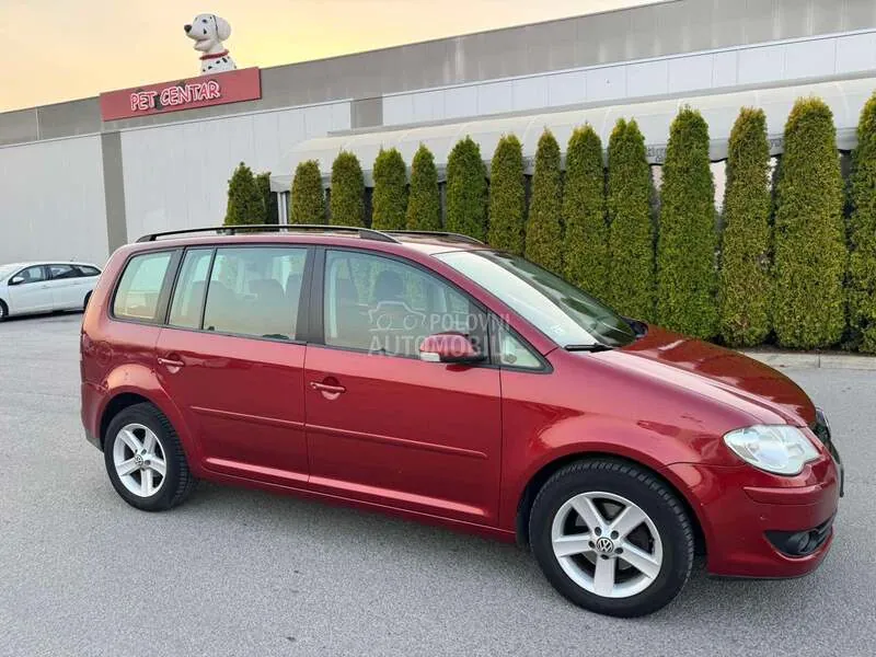 Volkswagen Touran 2008 photo 4