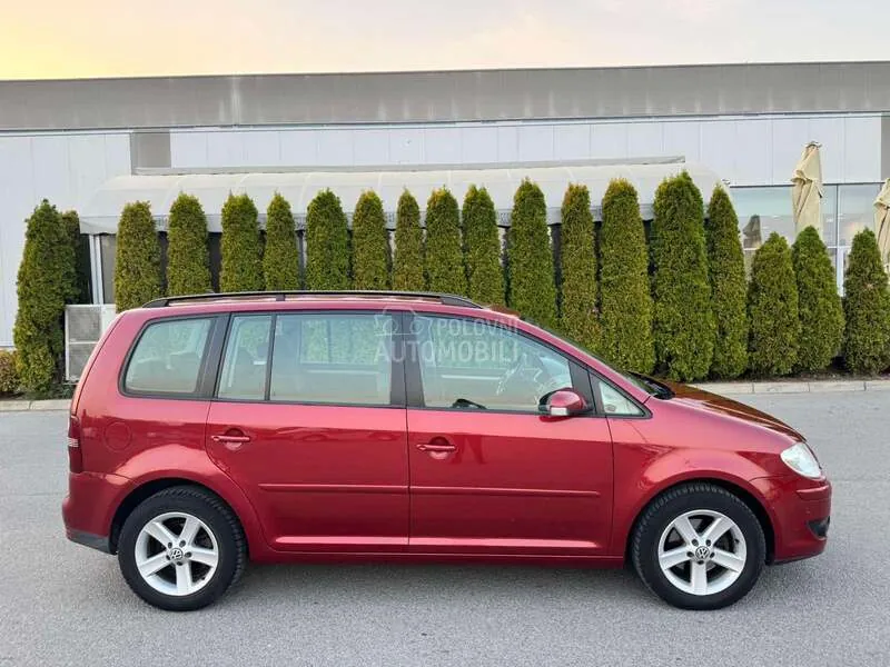 Volkswagen Touran 2008 photo 5
