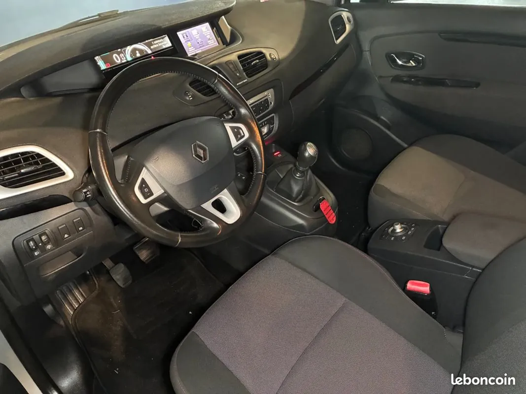 Renault Grand Scenic 2013 photo 5