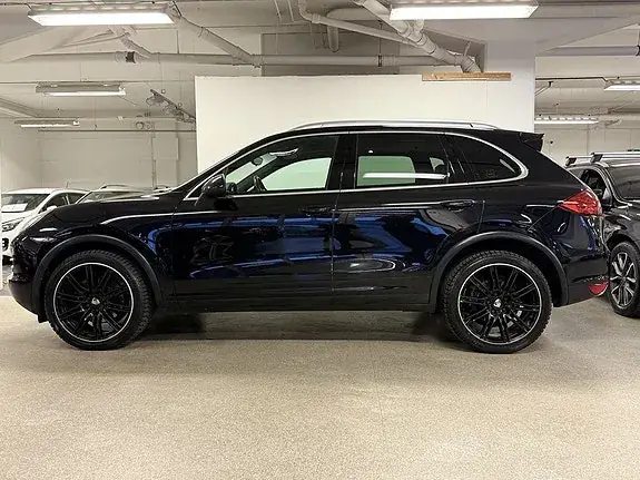 Porsche Cayenne 2012 photo 2