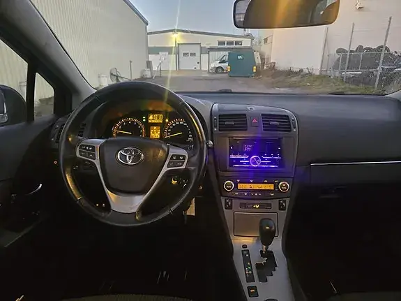 Toyota Avensis 2009 photo 5