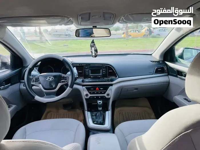 Hyundai Elantra 2018 photo 3