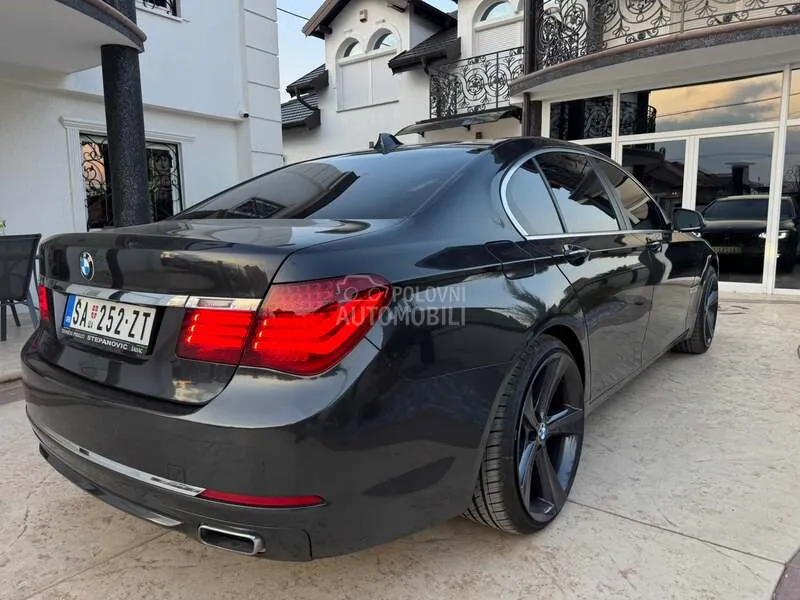 BMW 750 2014 photo 2