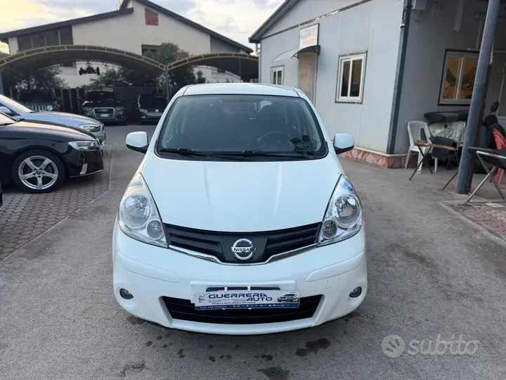 Nissan Note 2011 photo 2