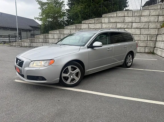 Volvo V70 2013 photo 2