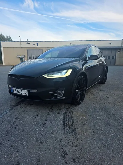 Tesla Model X 2018 photo 2