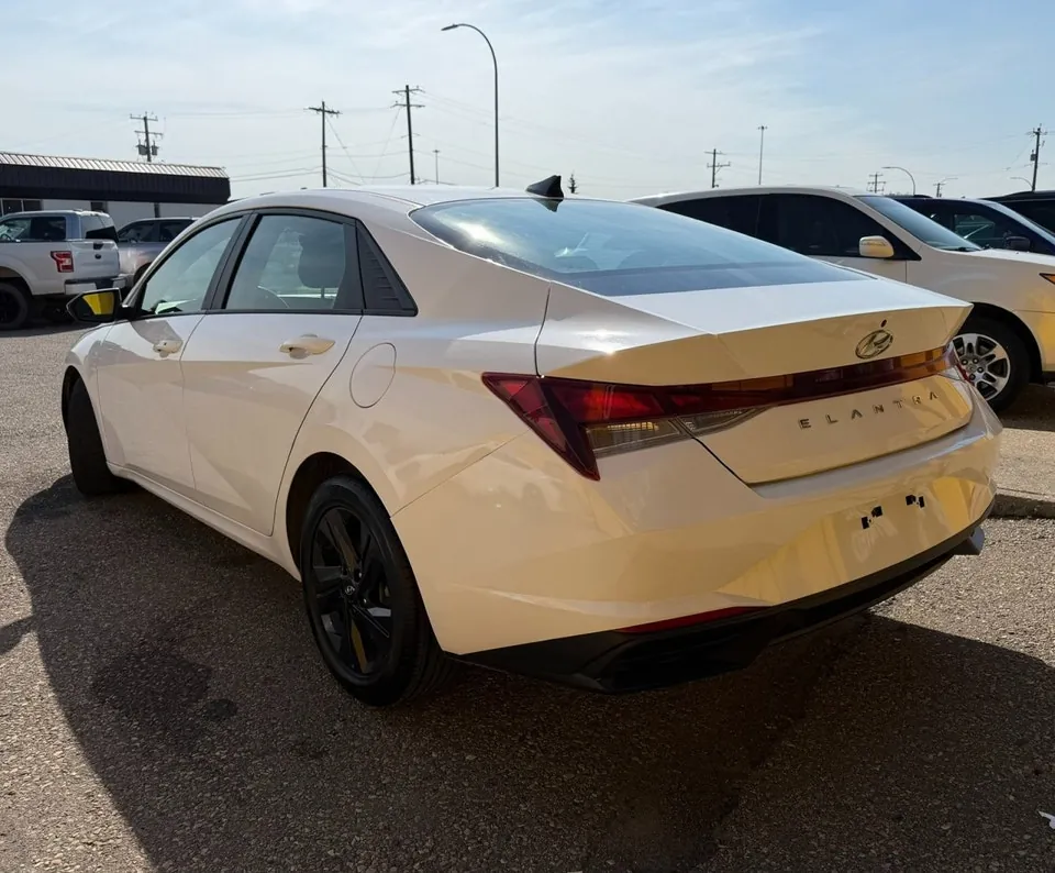 Hyundai Elantra 2021 photo 3