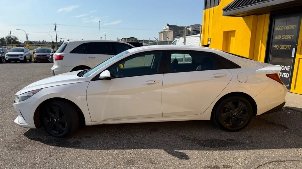 Hyundai Elantra 2021 photo 2