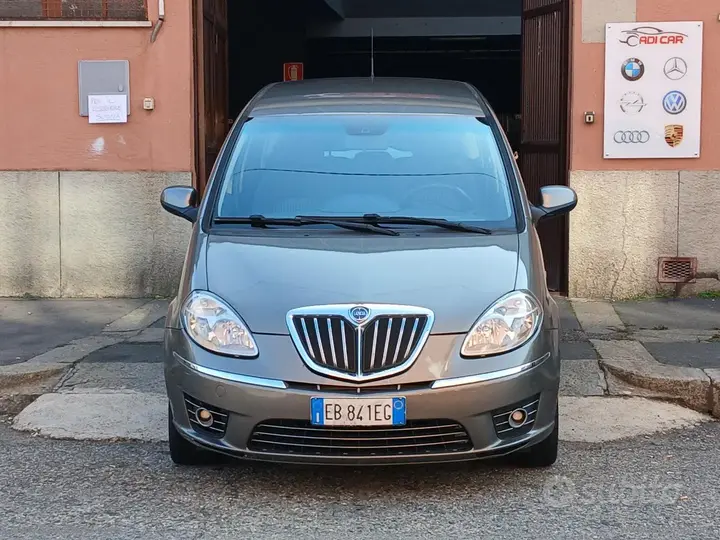 Lancia Musa 2010 photo 2