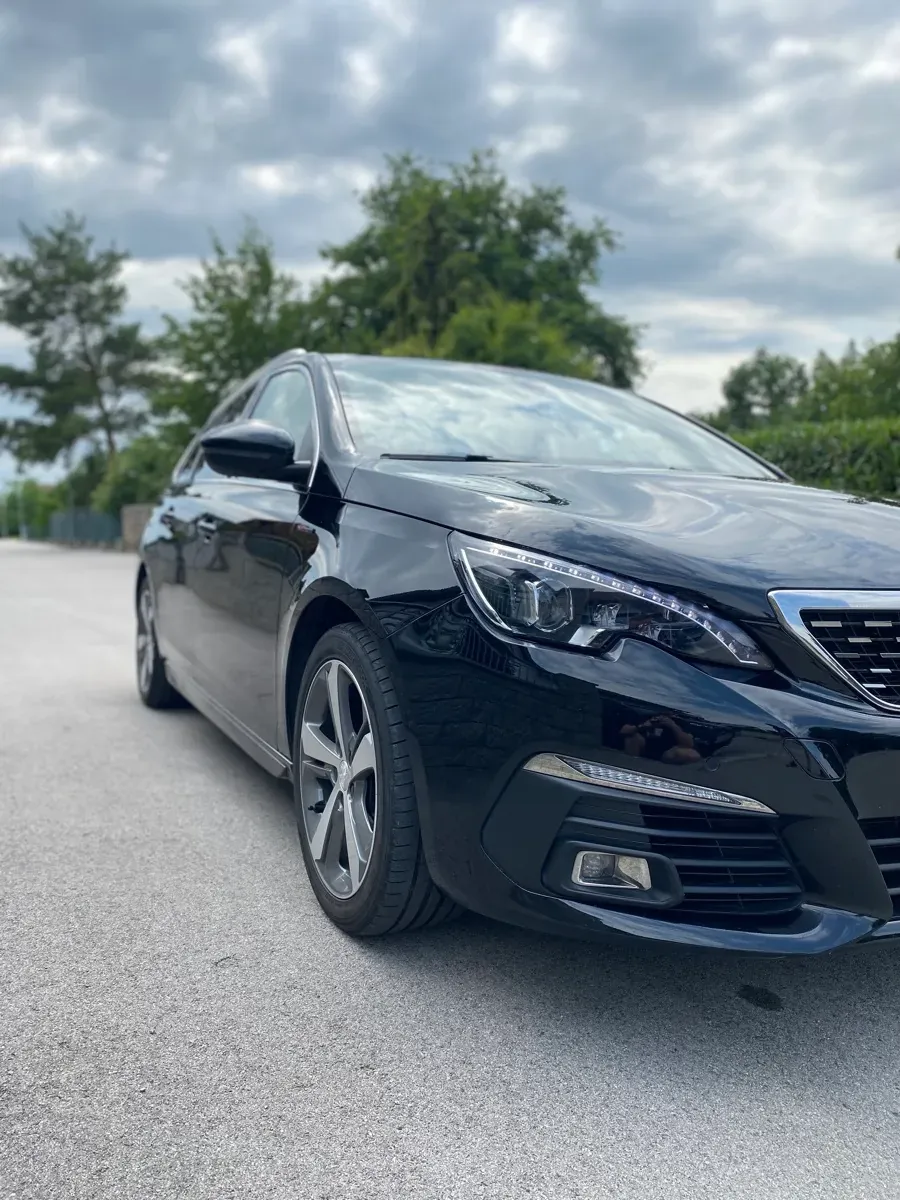 Peugeot 308 2018 photo 2