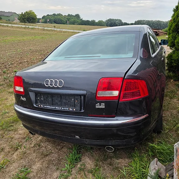 Audi A8 2003 photo 2
