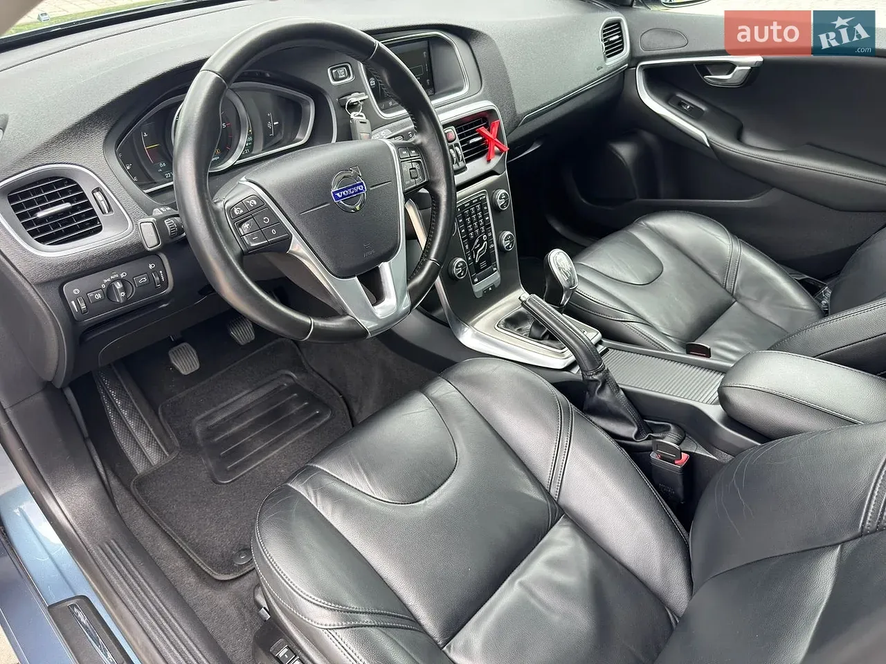 Volvo V40 2014 photo 2