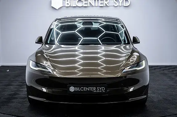 Tesla Model 3 2024 photo 4