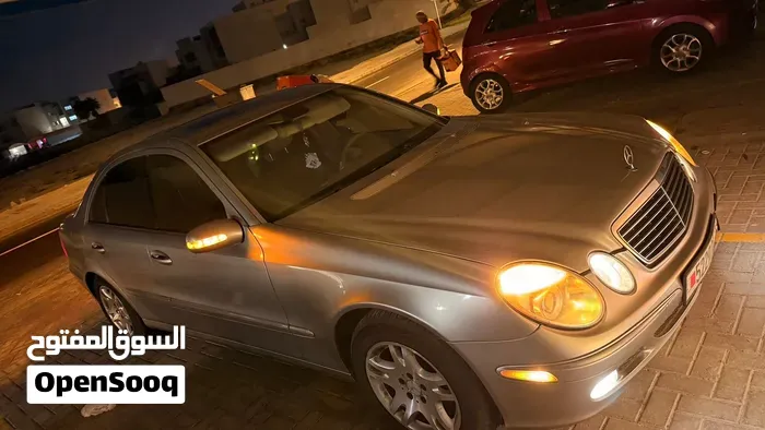 Mercedes-Benz E-Class 2005 photo 2