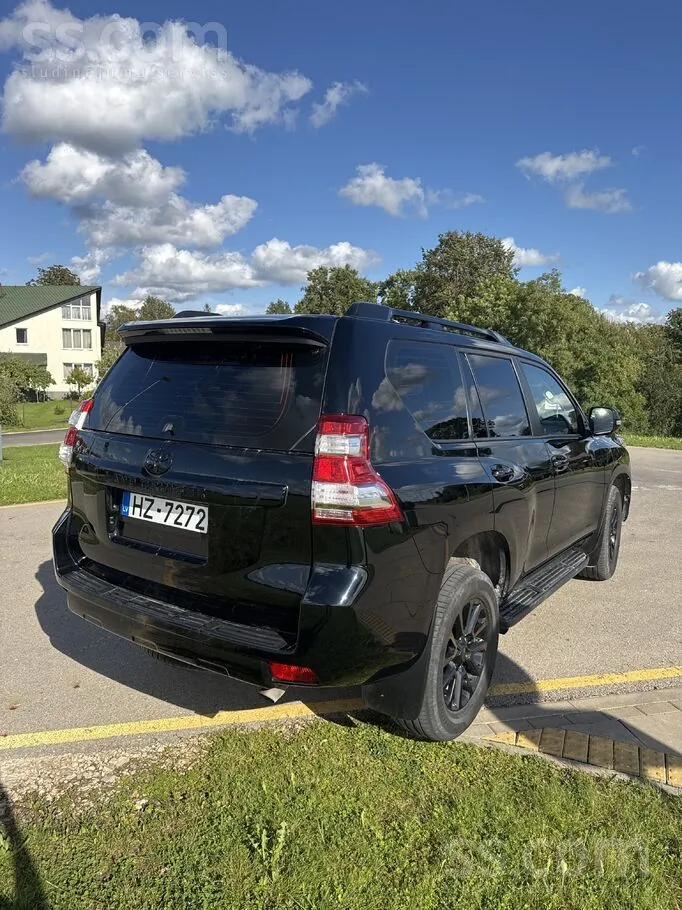 Toyota Land Cruiser 2017 photo 5
