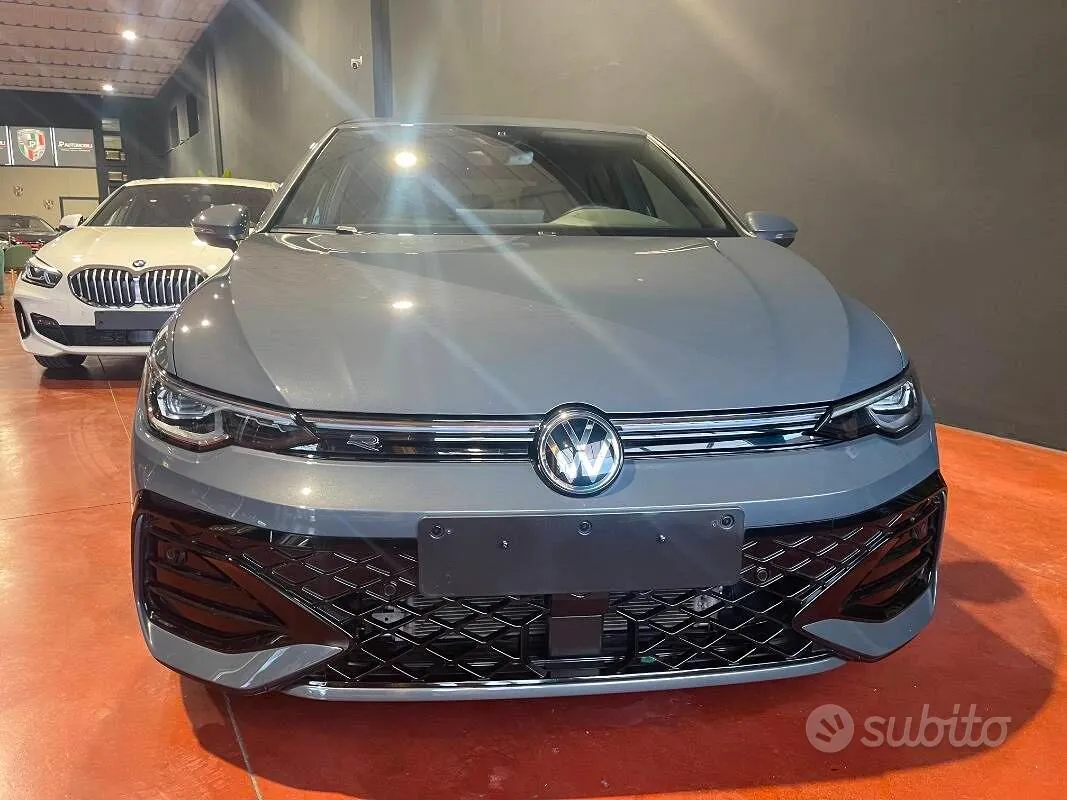 Volkswagen Golf 2025 photo 2