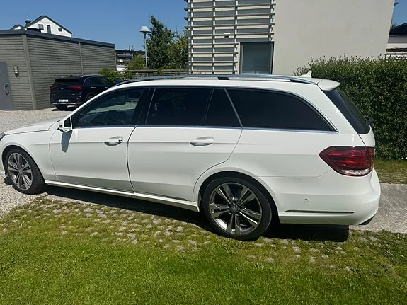Mercedes-Benz E220