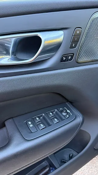 Volvo Xc60 2023 photo 4