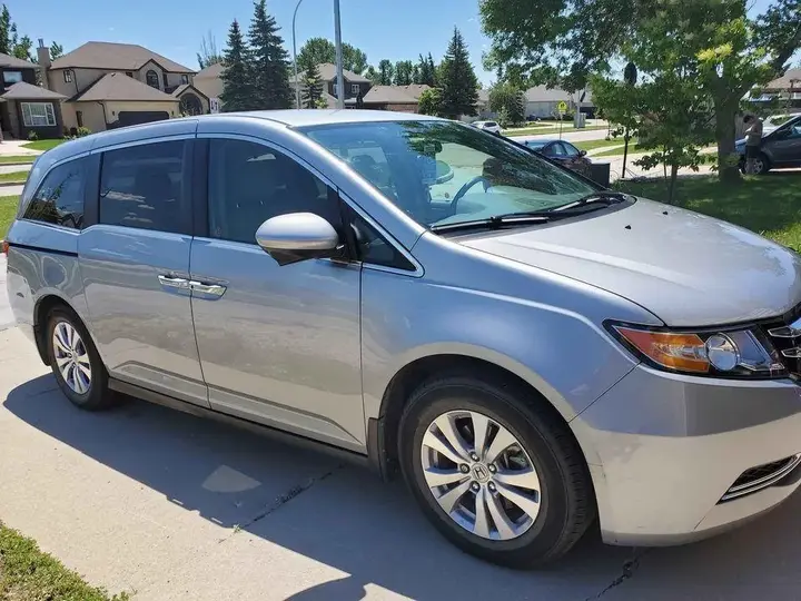 Honda Odyssey 2016 photo 2