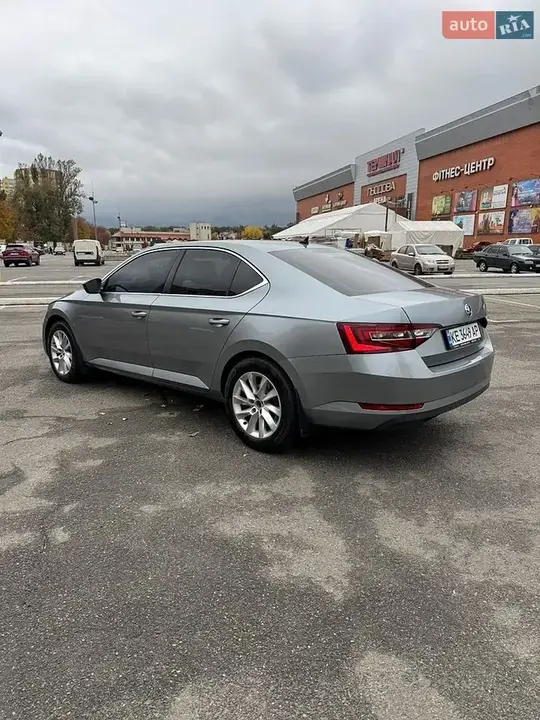 Skoda Superb 2016 photo 4