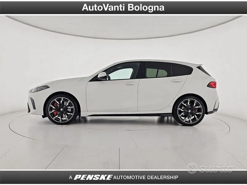 BMW 1 Series 2025 photo 3